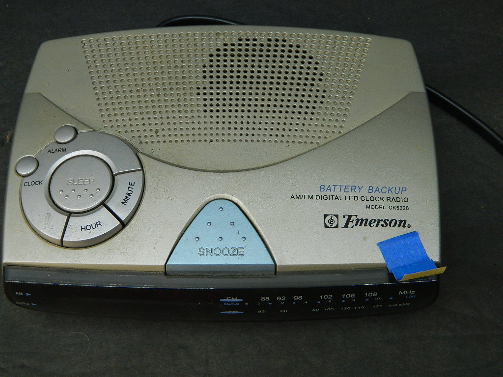 OE2620 Emerson WORKING AM/FM Battery Backup LED Clock Radio Wilbur