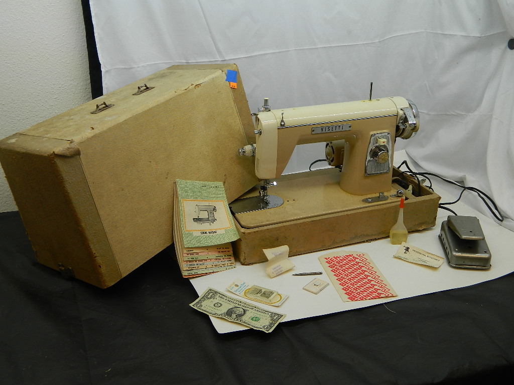 AA4049 RARE ‘VISETTI’ Sewing Machine GREAT CONDITION w/ Case, Pedal