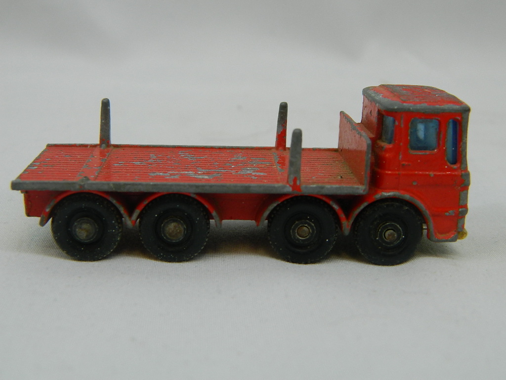 CF4087 Vintage LESNEY ‘MATCHBOX’ Made in England NP10 Red Painted Metal Collectible PIPE TRUCK