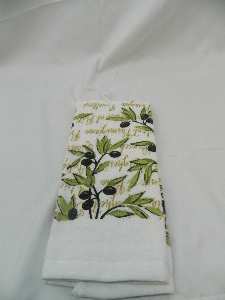 LC4117 NEW Kane Home Printed Velour Kitchen Towel Wilbur Auction