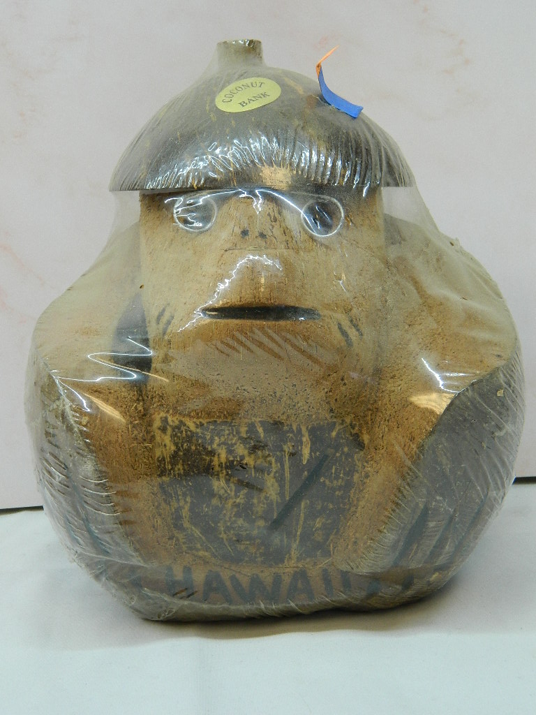 ML4255 VERY NEAT Coconut Carved Monkey Figure SEALED Says HAWAII 8.5 x