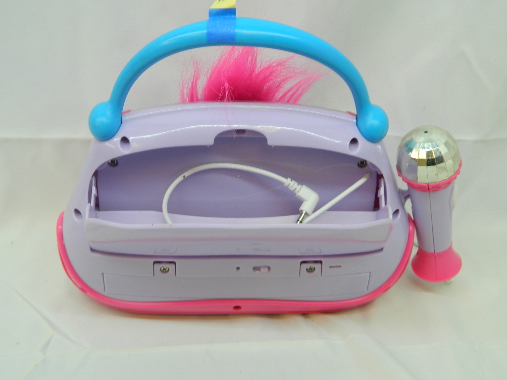 AA3584 Battery Operated TROLLS Kids Karaoke Machine Toy ‘Needs