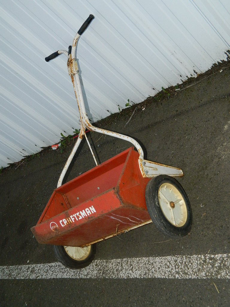 AA3780 Vintage CRAFTSMAN Red Metal Seeder Spreader ‘WORKS’ Wilbur