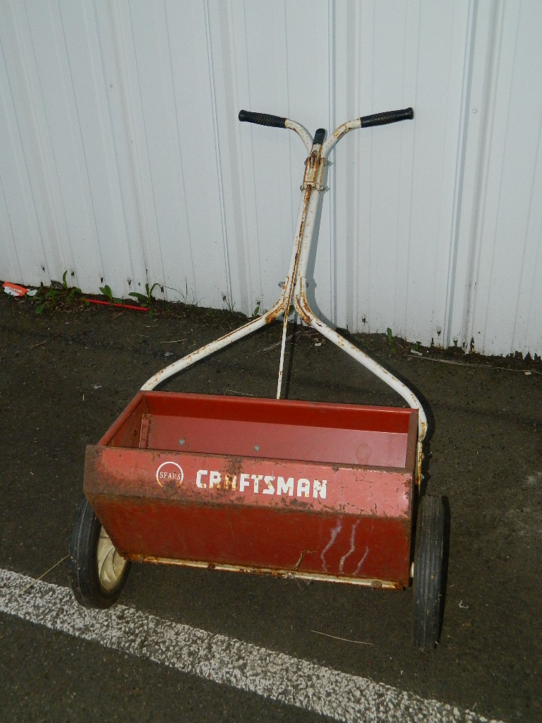 AA3780 Vintage CRAFTSMAN Red Metal Seeder Spreader ‘WORKS’ Wilbur