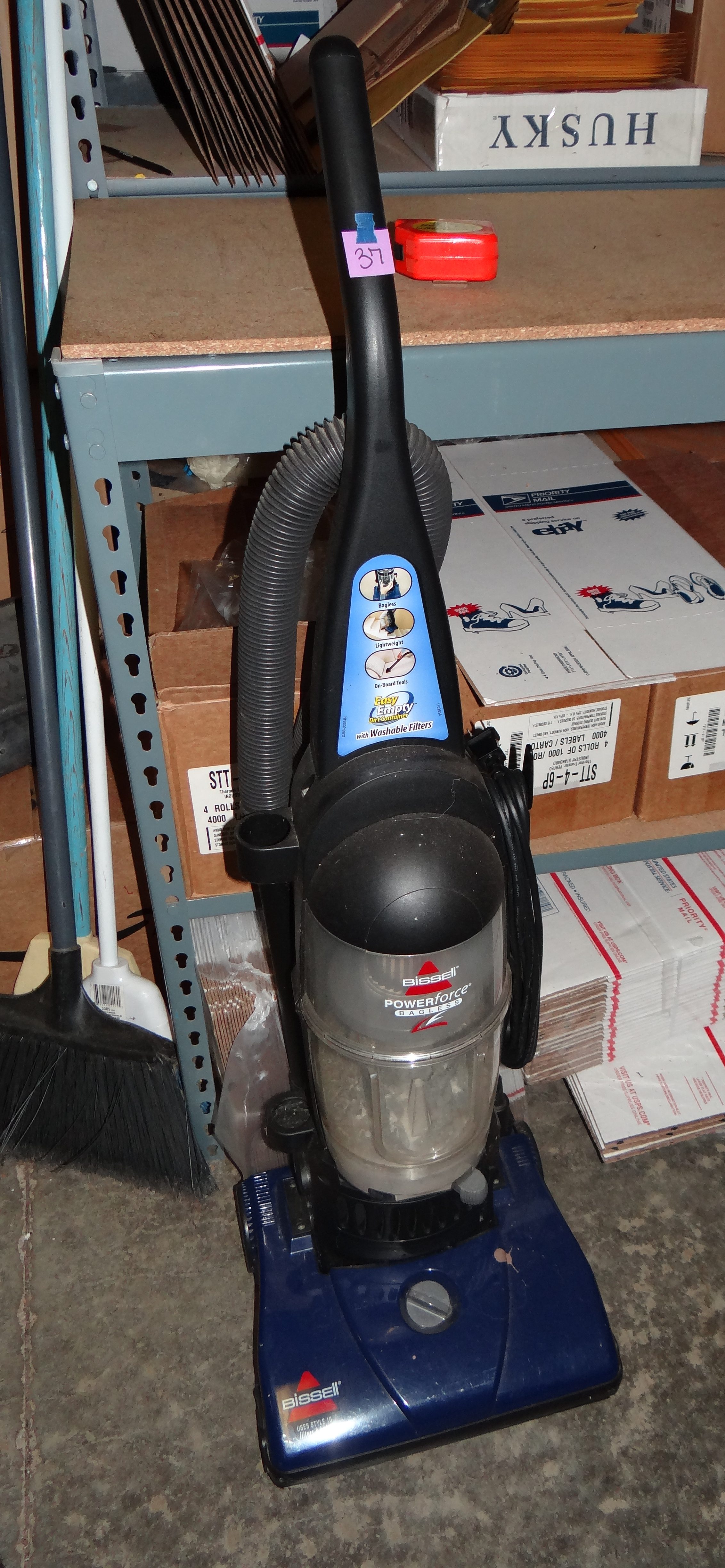 37Bissell Powerforce Bagless Vacuum Wilbur Auction