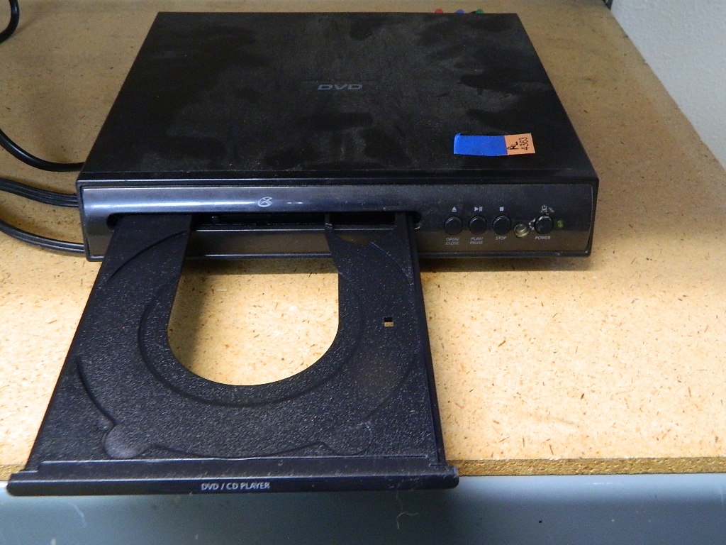 RL4363 Vintage DVD Player W Audio/ Video Cords ( Power Cord Has Been