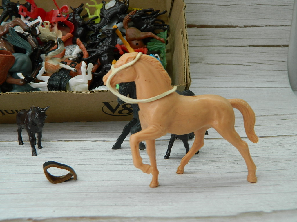 OE4630 Vintage Lot of Plastic Made Toy Horses and Accessories Wilbur