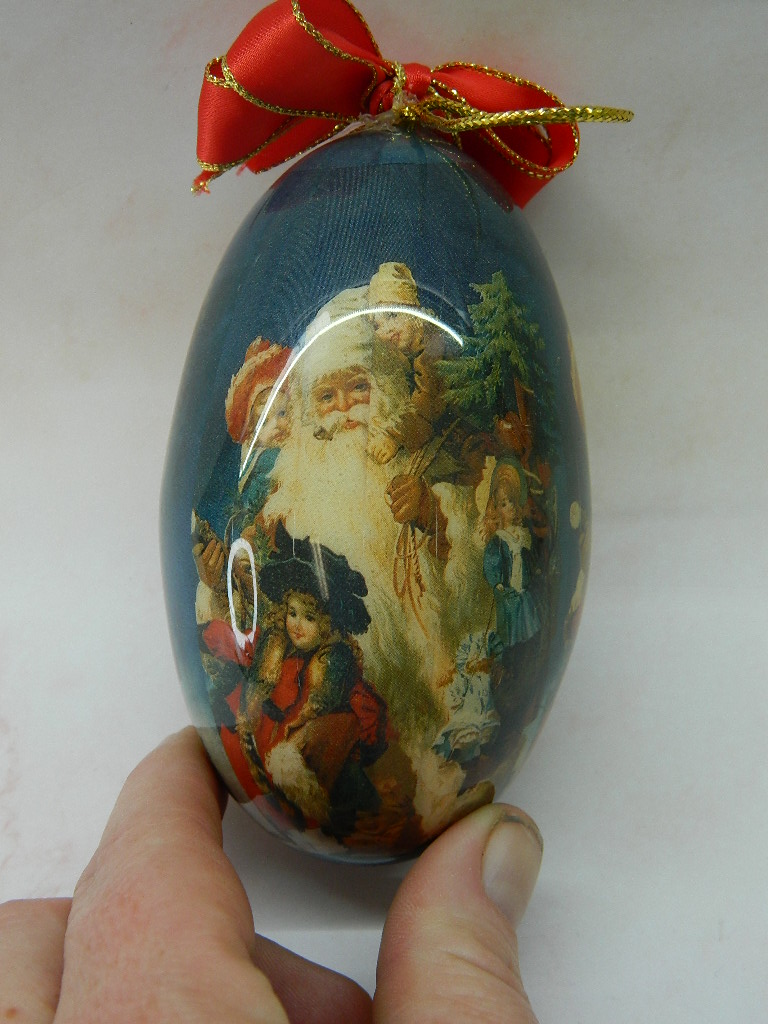 LG4788 Vintage Set of 2 Paper Mache Victorian Egg Shaped Christmas