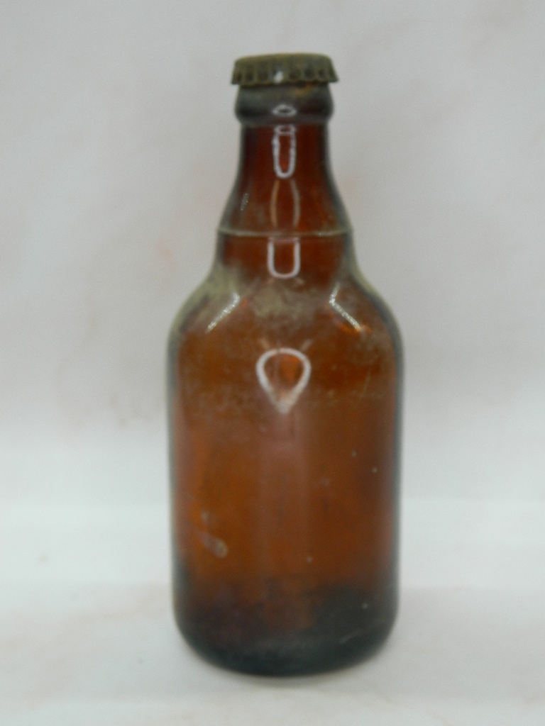 AA5062 Vintage Brown Glass Beer Bottle w/ Original Cap ‘GREAT