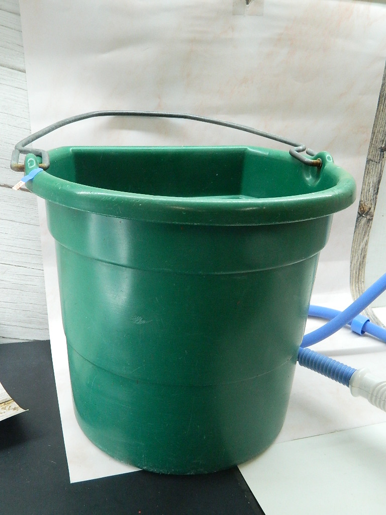 FL5182 Large Green MAIDWARE Bucket w/ Metal Handle and Pool Vacuum Or