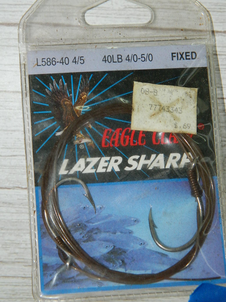 SG6238 NEW IN PACKAGE ‘Eagle Claw’ Lazer Sharp 40 Pound Fixed Double