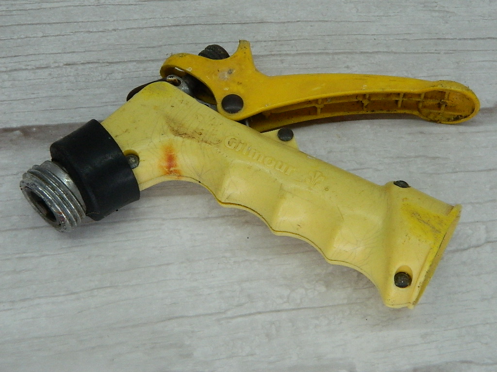 BH5926 Yellow ‘GILMOUR’ Hose Spray Nozzle ‘JUST IN TIME FOR GARDENING