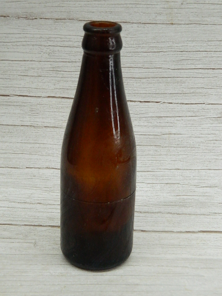 FL6353 Old Brown Glass Beer Bottle ‘NO Cap’ 7 Inches Tall Wilbur Auction