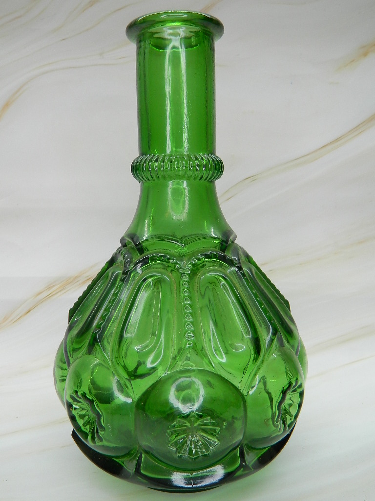 BH6048 Mid Century 1960’s Green Glass ‘MOON AND STARS’ Design Liquor