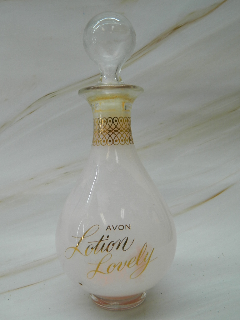 BH6135 Vintage AVON VERY PRETTY Gold Toned Painted Glass Lotion 
