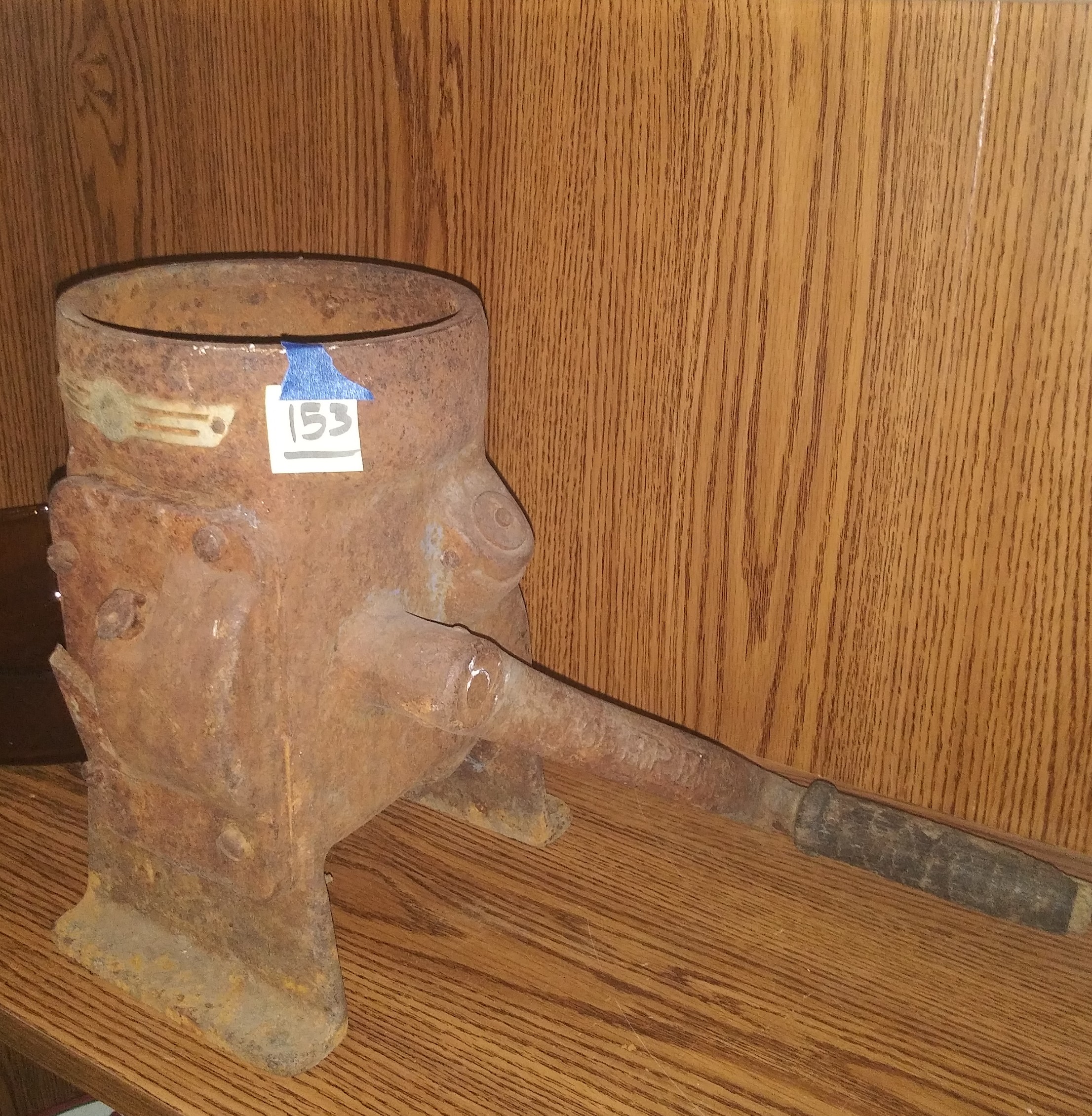 153Montgomery Wards Vintage/Antique Grinder Base Wilbur Auction