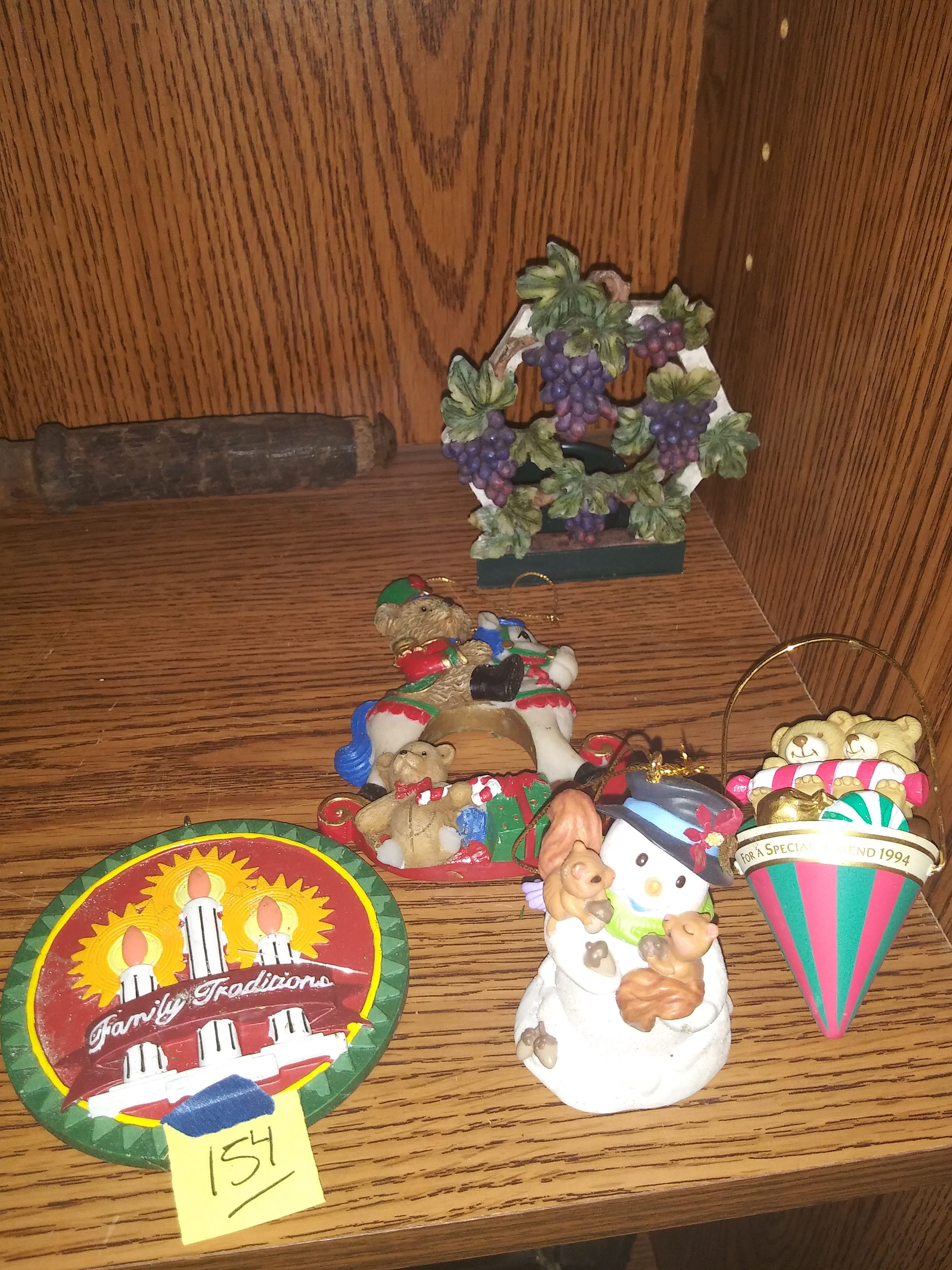 154Decorations/ Bears Wilbur Auction