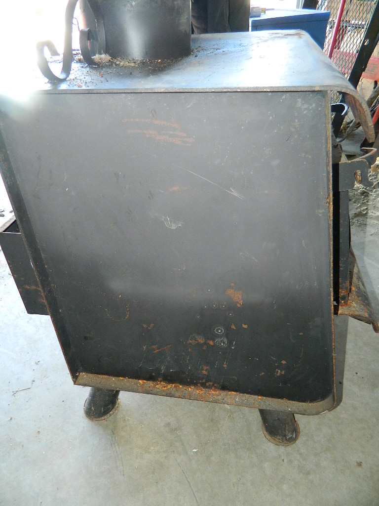 SG10014 Vintage THE EARTH STOVE Model 3340 Wood Burning Stove Needs