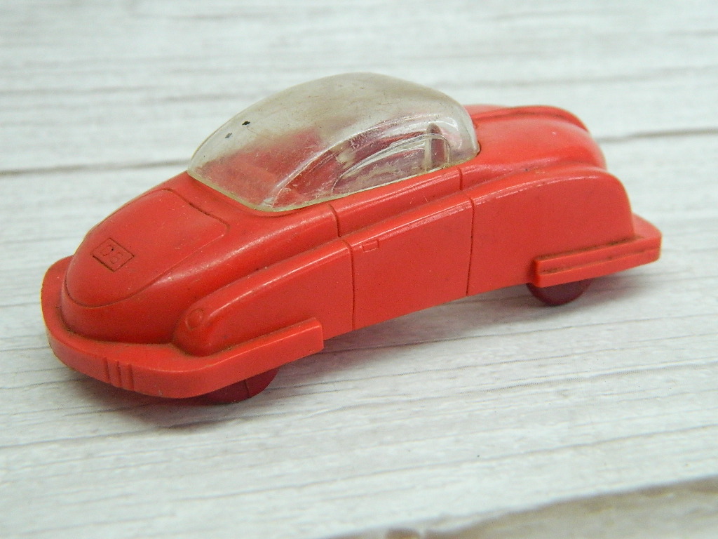 CF7553 Vintage 8 WANNATOYS Red Plastic Small Toy Car ‘3.5in Long