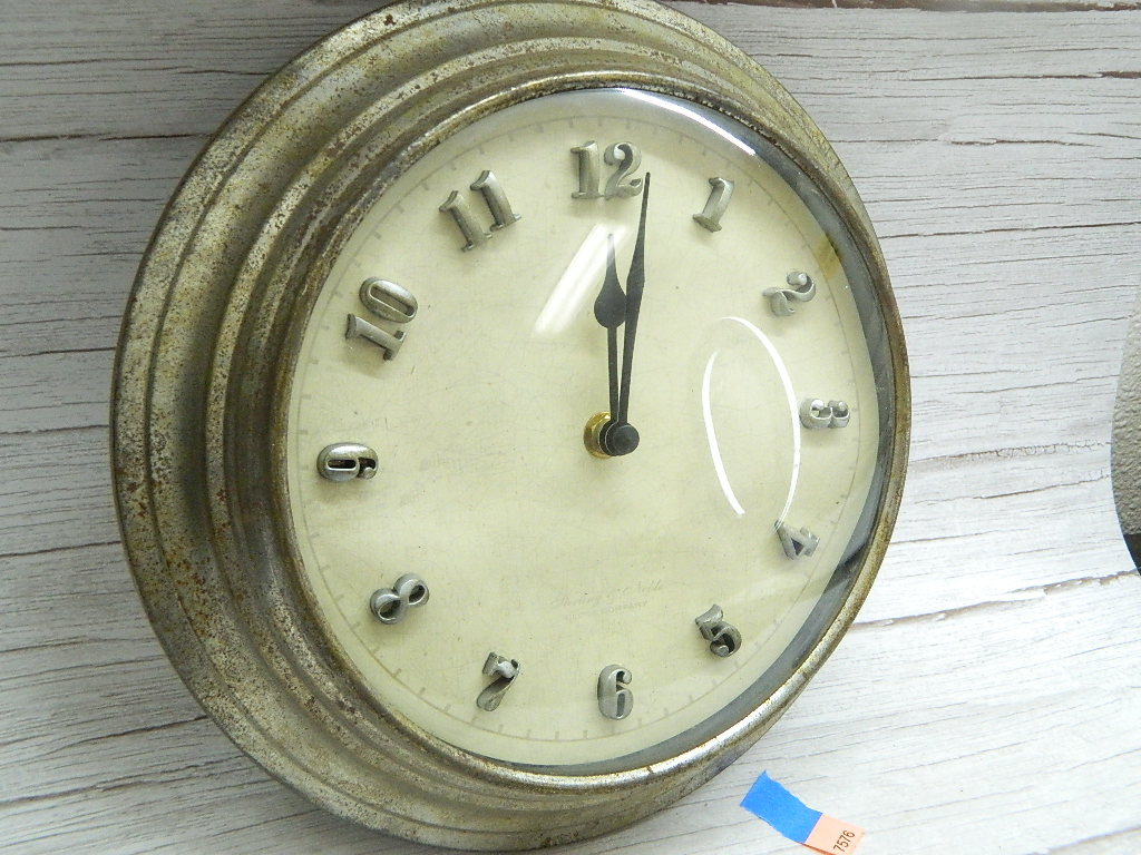 AA7576 Very Pretty Sterling and Noble Clock Company Metal Made Vintage