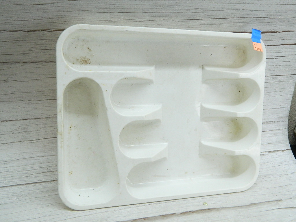 FL7098 Heavy Duty White Plastic Silverware Organizer Wilbur Auction