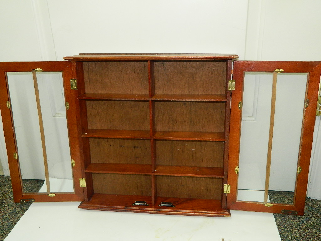 FL7676 BEAUTIFUL Cherry Wooden Made Glass Doors Divided 6 Shelf Wall Hanging Knick Knack