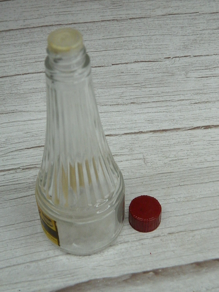 BH6741 Vintage ‘LA Choy’ Soy Sauce 5oz Glass Bottle W/ lid Wilbur