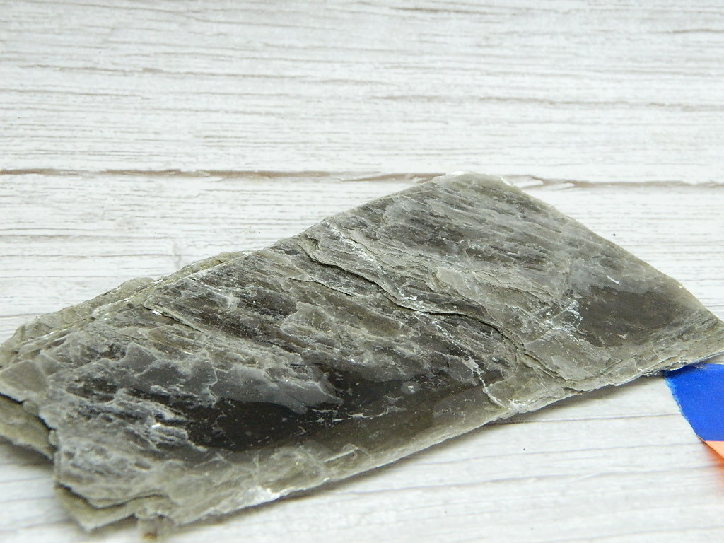 AA6858 Mica Rock Slab ‘Brittle Silver Black and Gold Toned