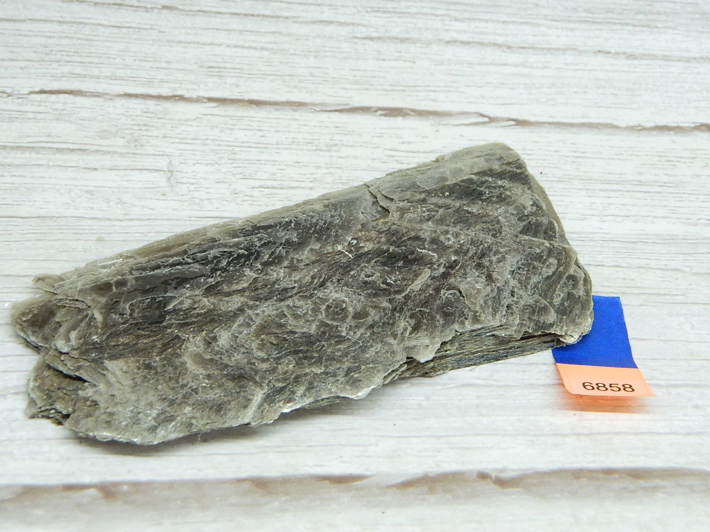 AA6858 Mica Rock Slab ‘Brittle Silver Black and Gold Toned