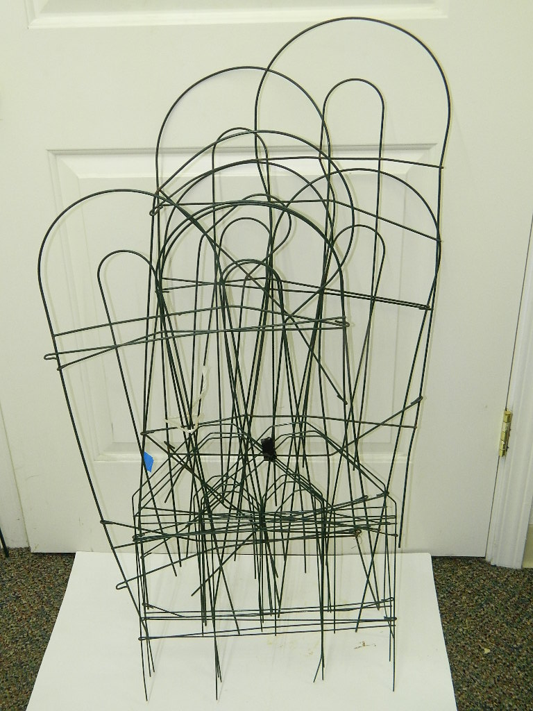 OE00011- Green Metal Garden Fencing Various Heights – Wilbur Auction