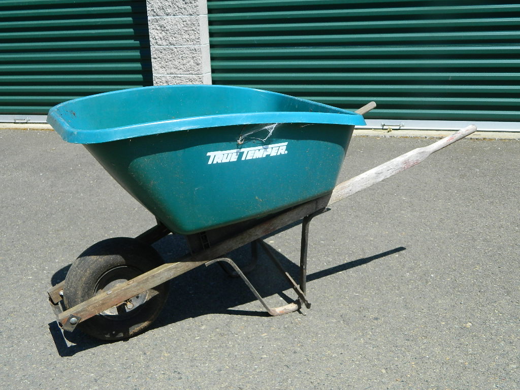 true temper green wheelbarrow