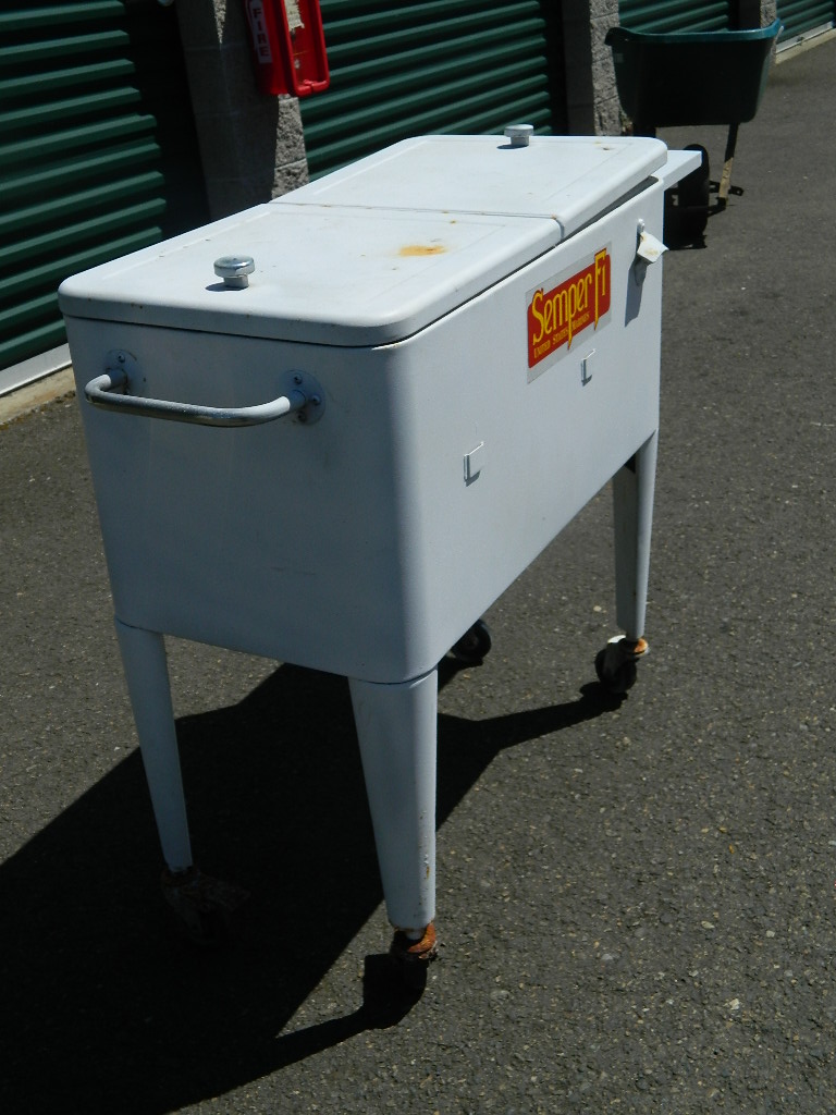 SG1001 Vintage White Metal Made Ice Box Cooler on Wheels W/ Double