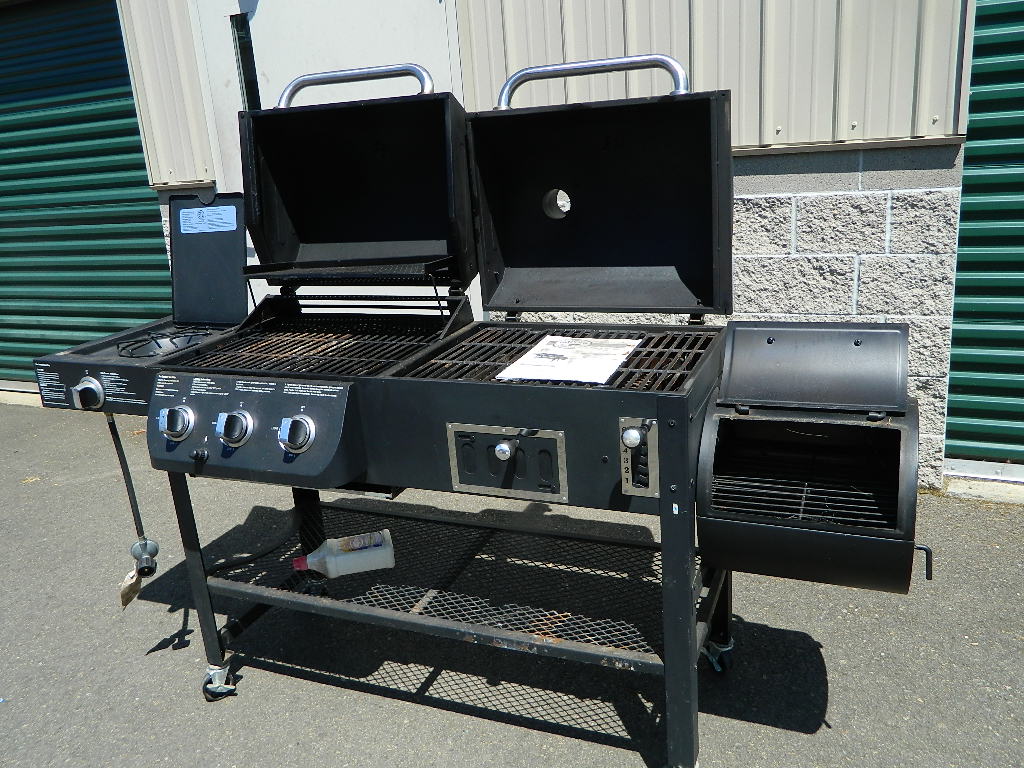 SG1004 WORKING SMOKE HOLLOW Great Condition Deluxe Outdoor Grill and