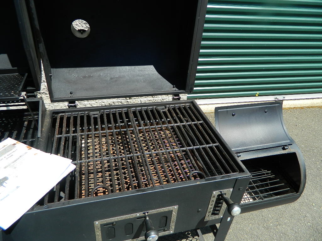 SG1004 WORKING SMOKE HOLLOW Great Condition Deluxe Outdoor Grill and