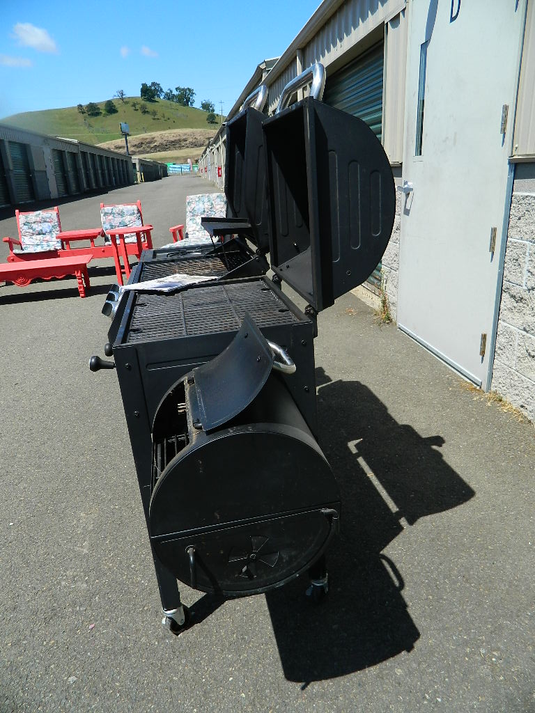 SG1004 WORKING SMOKE HOLLOW Great Condition Deluxe Outdoor Grill and