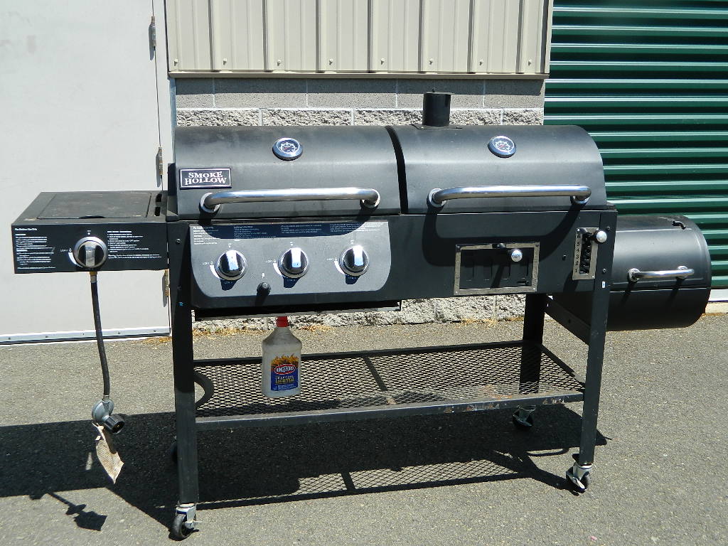 SG1004 WORKING SMOKE HOLLOW Great Condition Deluxe Outdoor Grill and