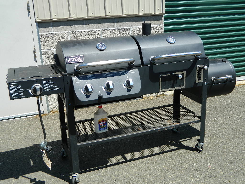 SG1004 WORKING SMOKE HOLLOW Great Condition Deluxe Outdoor Grill and
