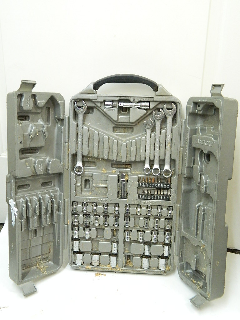 SG8139 MASTERGRIP TOOL SET Organizing Plastic Container, Contains