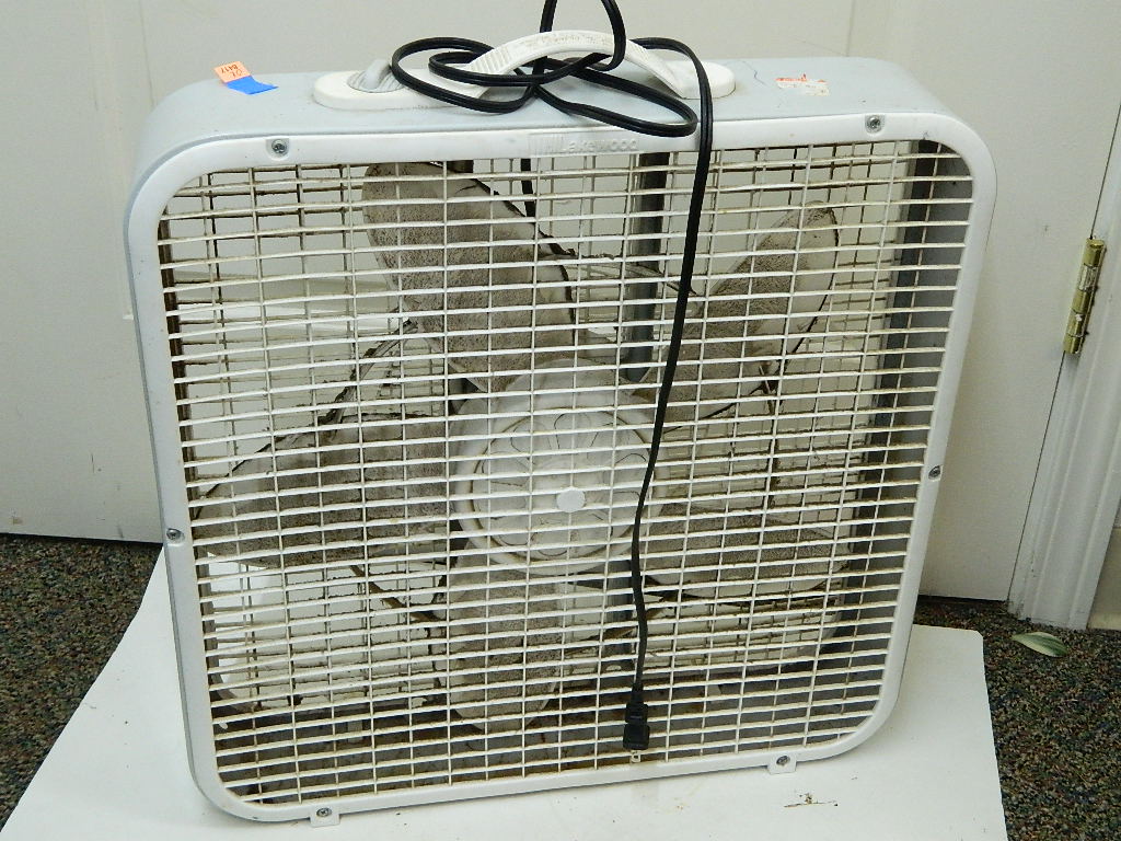 OE8417 WORKING LAKEWOOD Box Fan Wilbur Auction